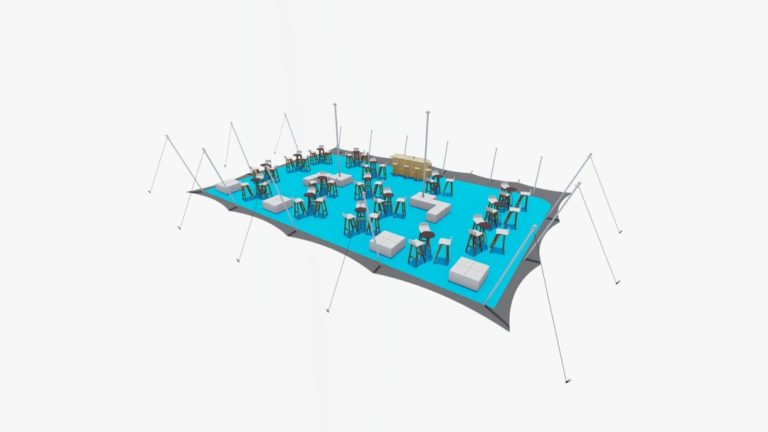 Middelgrote stretchtent van 15 m x 10,5 m, met aan één zijde gesloten opstelling en staande cocktailtafels