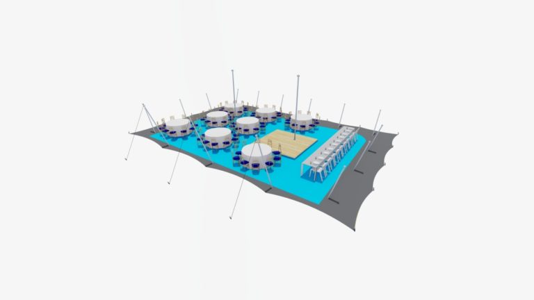Middelgrote stretchtent van 15 m x 10,5 m, aan drie zijden gesloten, met ronde eettafels en stoelen