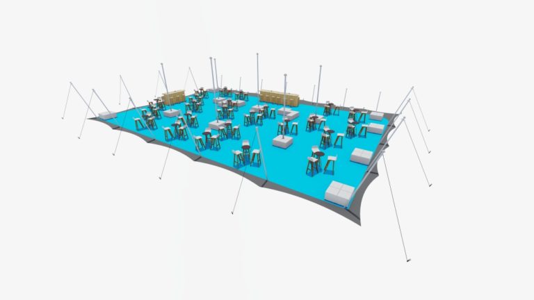 tente stretch de 21 m x 15 m, configuration fermée d'un côté, avec des tables de cocktail hautes