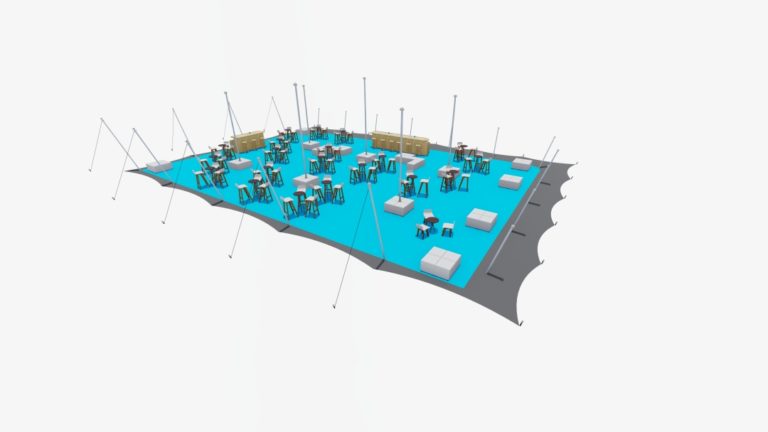 tente stretch de 21 m x 15 m, configuration fermée des deux côtés, avec des tables hautes de cocktail