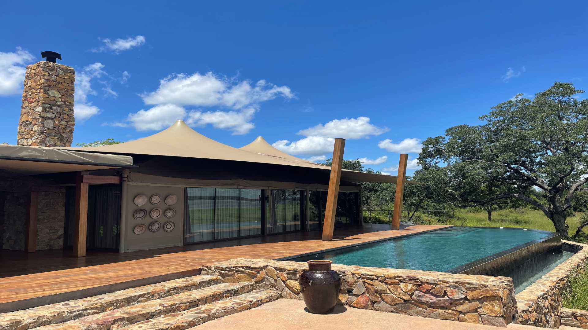 RHI custom luxury stretch tent