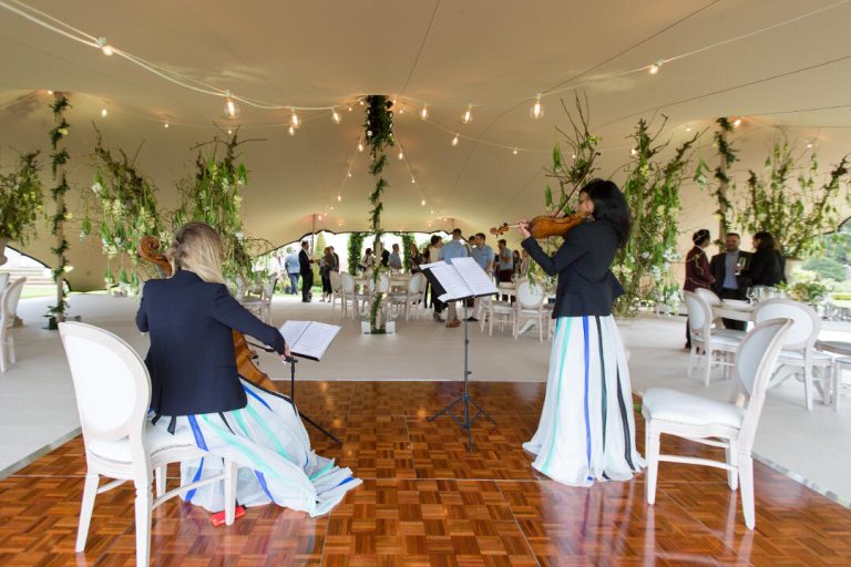 Mariage RHI : 15 m x 21 m, « tente stretch » chino