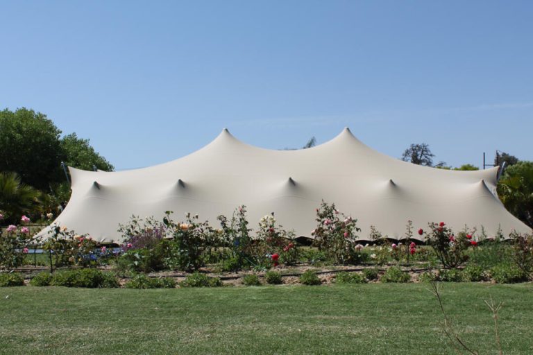 Jardin RHI 105 m x 15 m, tente stretch chino