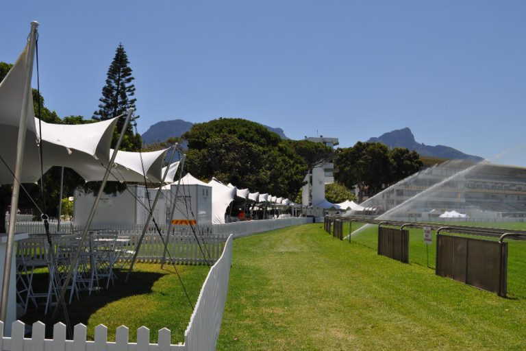 RHI : pique-nique aux courses, 0,5 m x 0,5 m, « tente stretch », blanc