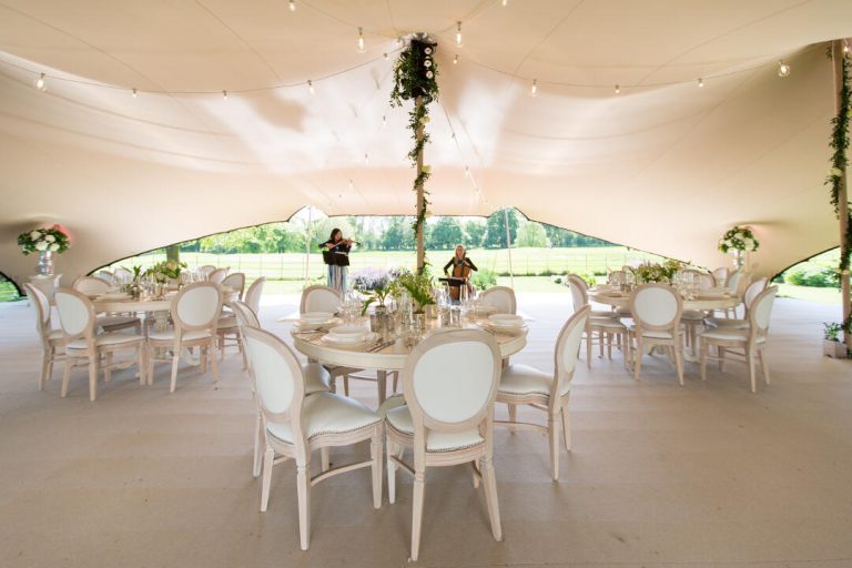 Mariage RHI : 15 m x 21 m, « tente stretch » (chino interne)