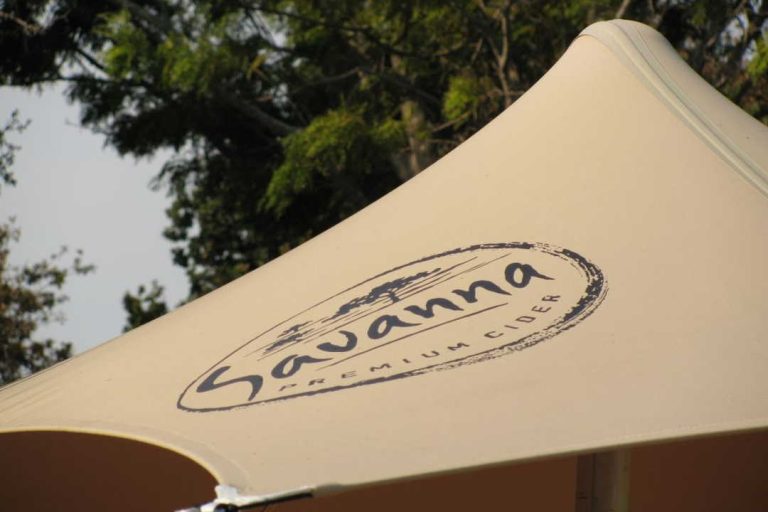 Identidad corporativa personalizada de RHI « Carpa Tensada »