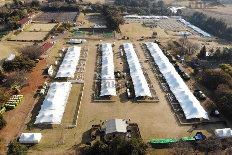 RHI : 9 000 mètres carrés tente stretch
