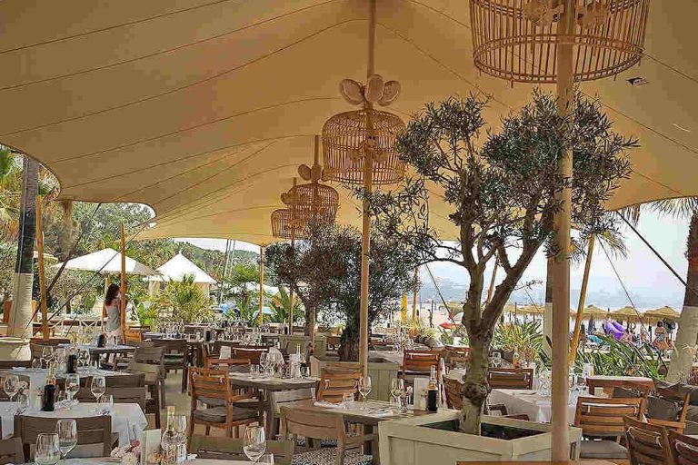 RHI: restaurante « Carpa Tensada », diseñado a medida