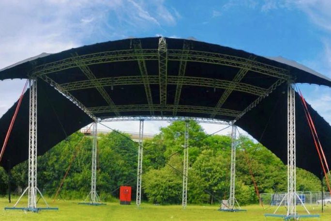 RHI « Carpa Tensada » con estructura de vigas